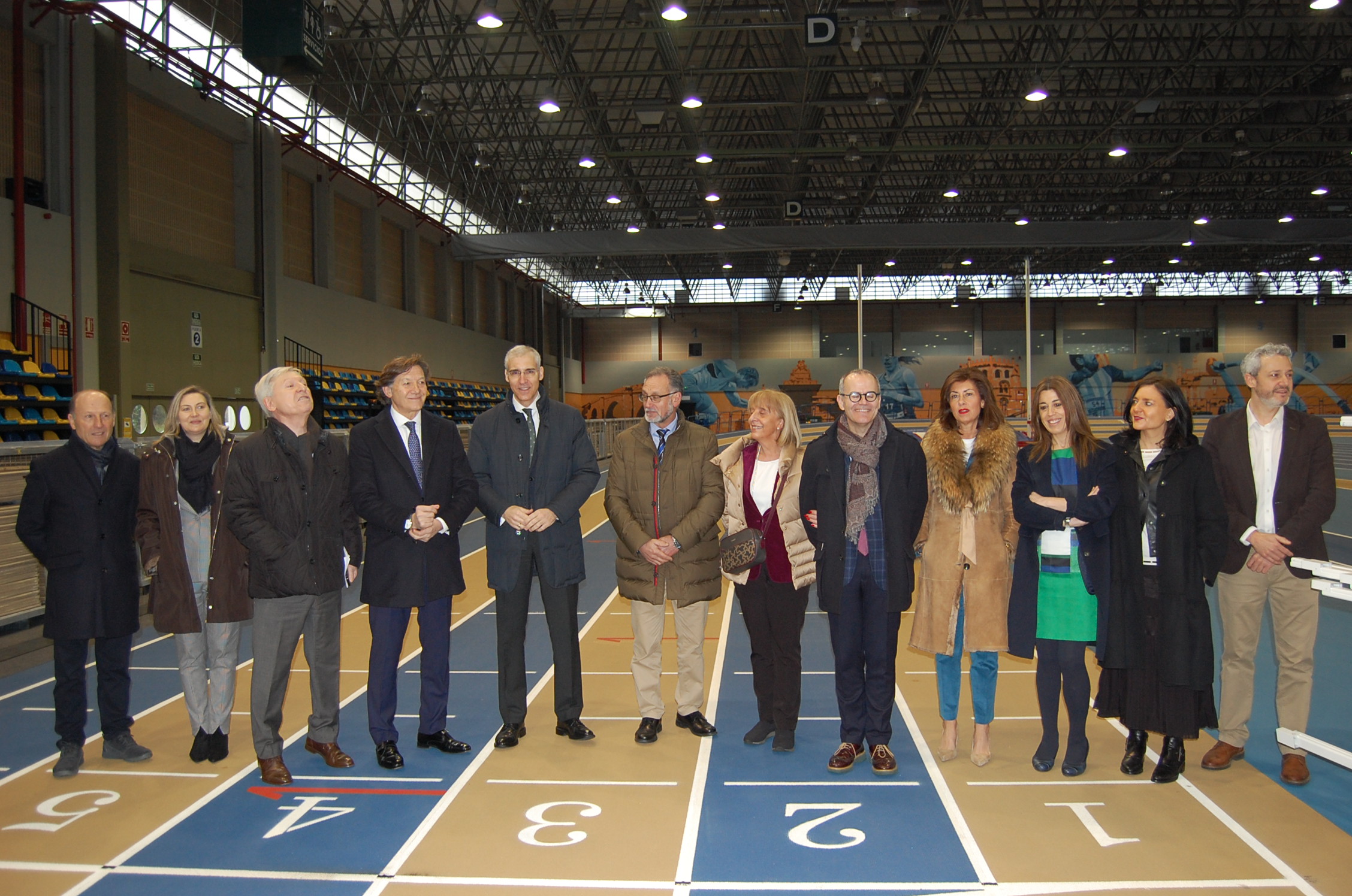 Visita á pista cuberta de Ourense