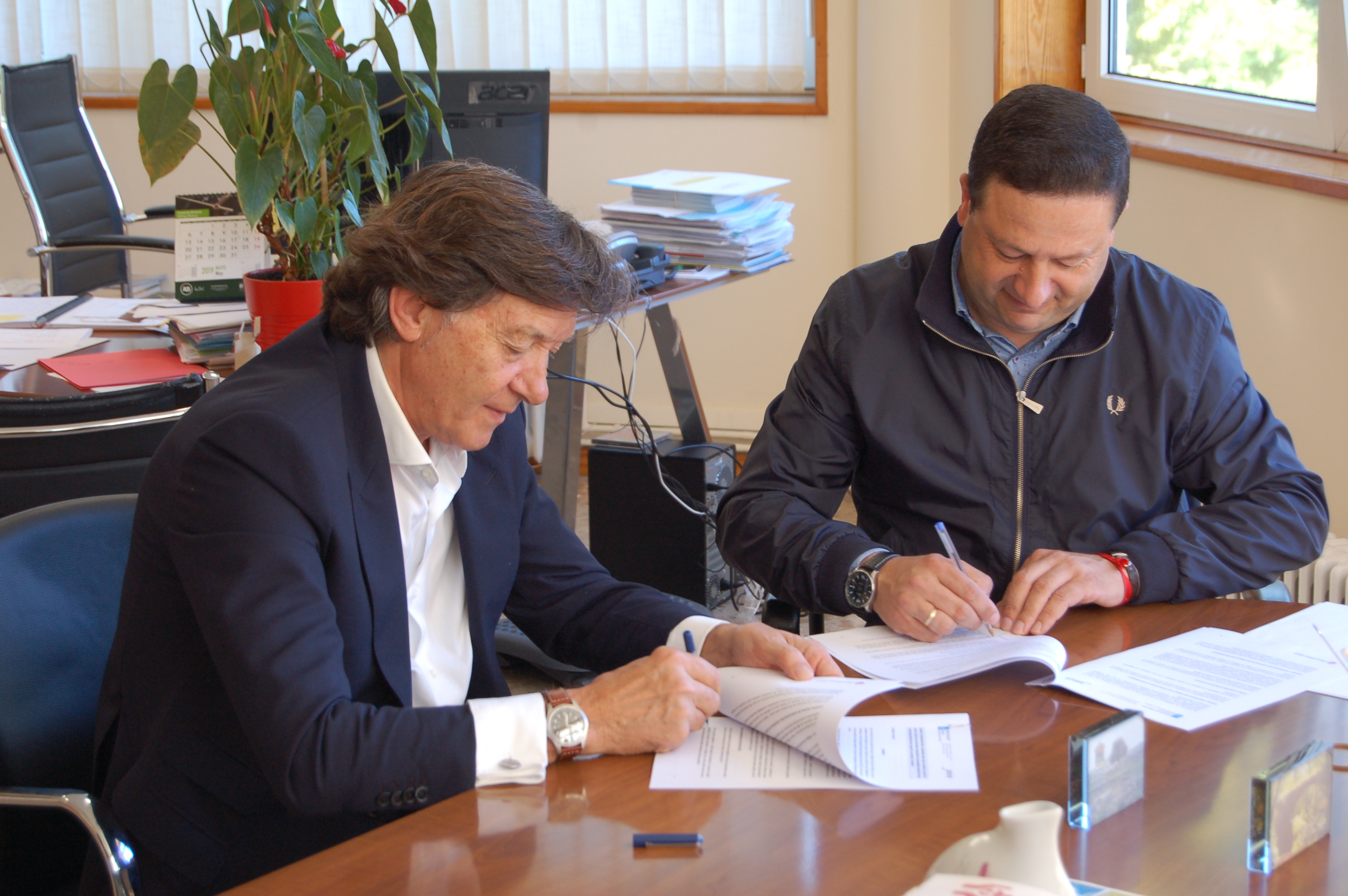 Firma convenio Cuntis